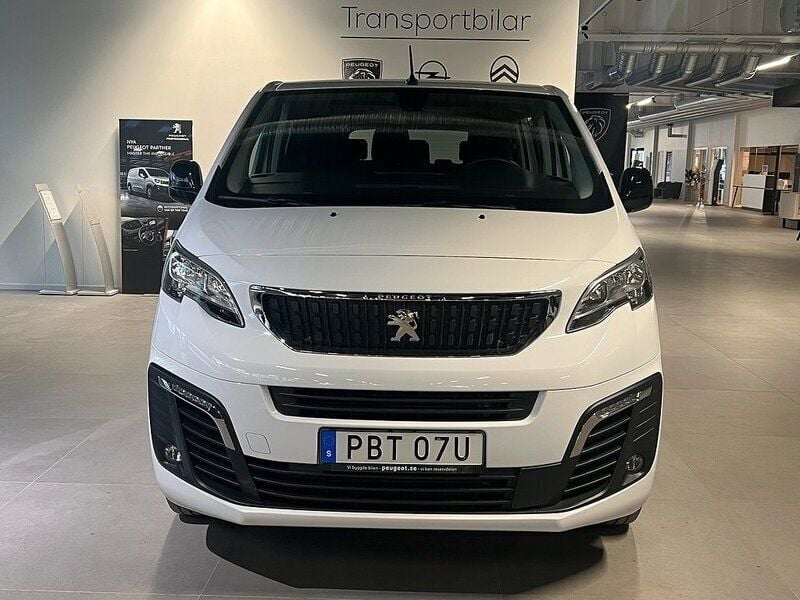 Begagnad Peugeot e-Traveller Business-Line 100 kW (136 HK) 2023 Vit Minibuss