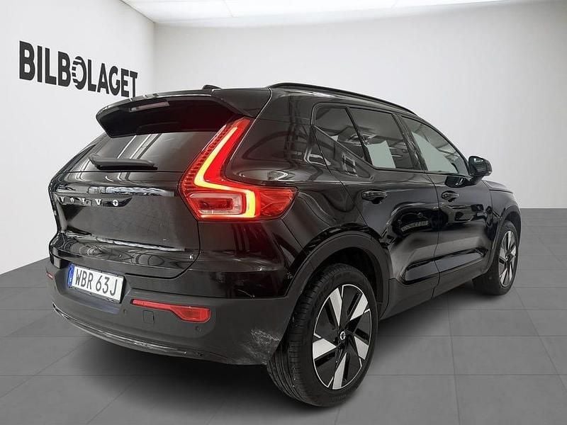 Begagnad Volvo EX40 Plus 188 kW (256 HK) 2024 Svart SUV