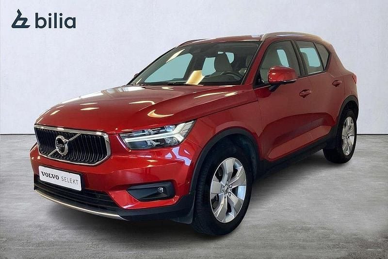 Röd Begagnad 2020 Volvo XC40 Momentum SUV | 339 900 kr (Marknadspris) - Bild 1/3