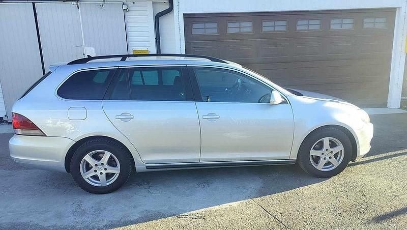 Begagnad VW Golf VII 105 HK (77 kW) 2012 Silver Kombi