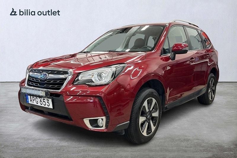 Ljusröd Begagnad 2018 Subaru Forester SUV | 229 900 kr (Marknadspris) - Bild 1/4