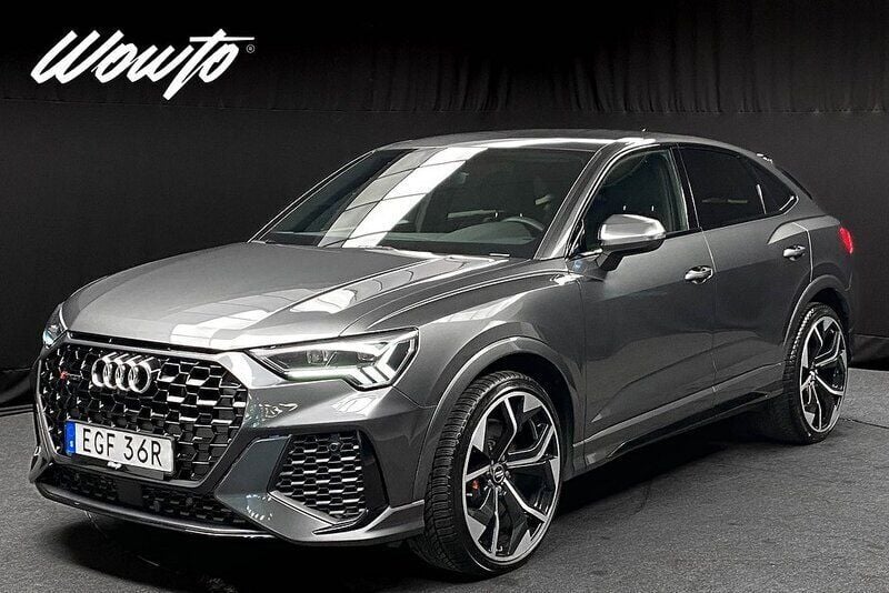 Grå (daytona grå metallic) Begagnad 2020 Audi RS Q3 Sportback Premium SUV | 629 800 kr - Bild 1/3
