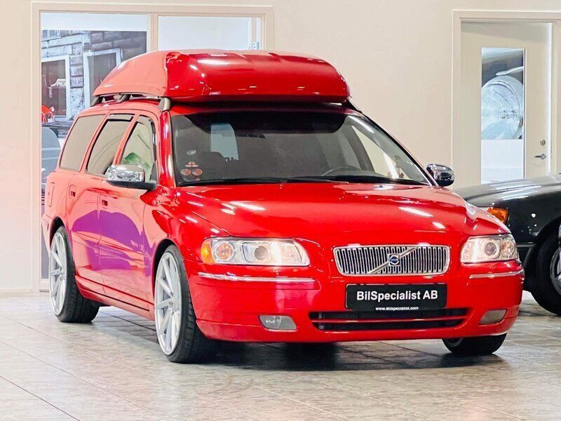 Röd Begagnad 2006 Volvo V70 Standard Kombi | 89 000 kr - Bild 1/4