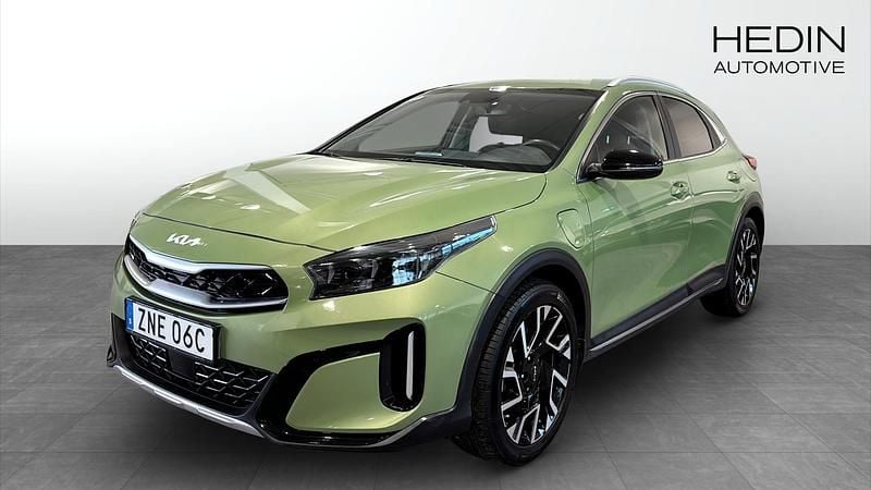 Grön (green) Begagnad 2023 Kia XCeed Advance SUV | 269 900 kr (Marknadspris) - Bild 1/4