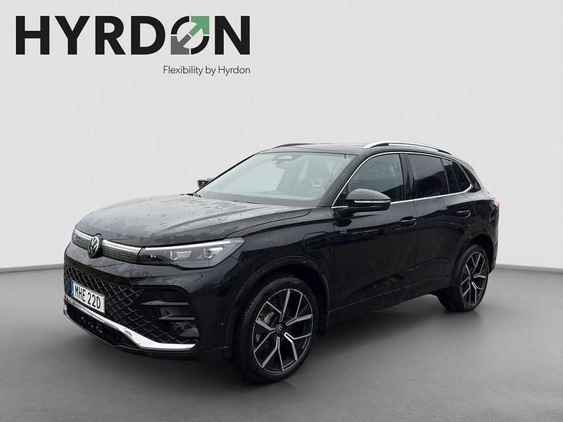 Svart Ny 2025 VW Tiguan R-line SUV | 619 000 kr (Dyr) - Bild 1/4