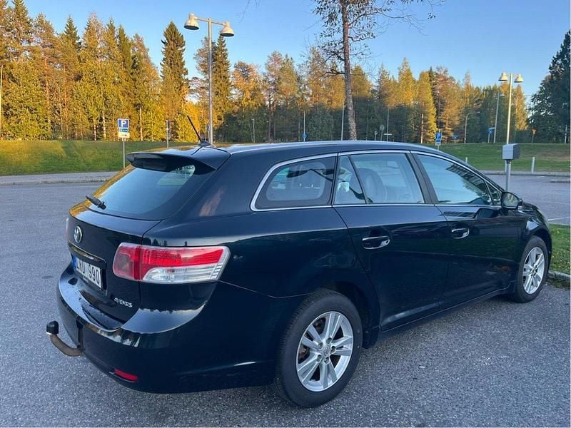 Blå Begagnad 2011 Toyota Avensis Business Edition Kombi | 42 000 kr (Bra pris) - Bild 1/4