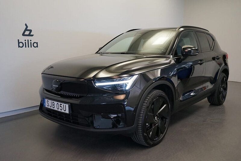 Svart Begagnad 2024 Volvo EX40 Performance SUV | 569 500 kr (Marknadspris) - Bild 1/3