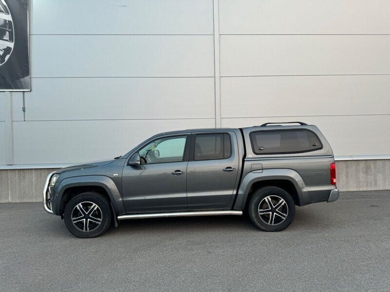 Grå Begagnad 2015 VW Amarok Highline Pickup | 229 000 kr (Lite dyr) - Bild 1/4
