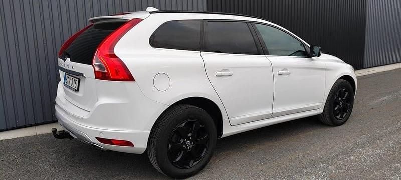 Begagnad Volvo XC60 Momentum 181 HK (133 kW) 2014 Vit SUV