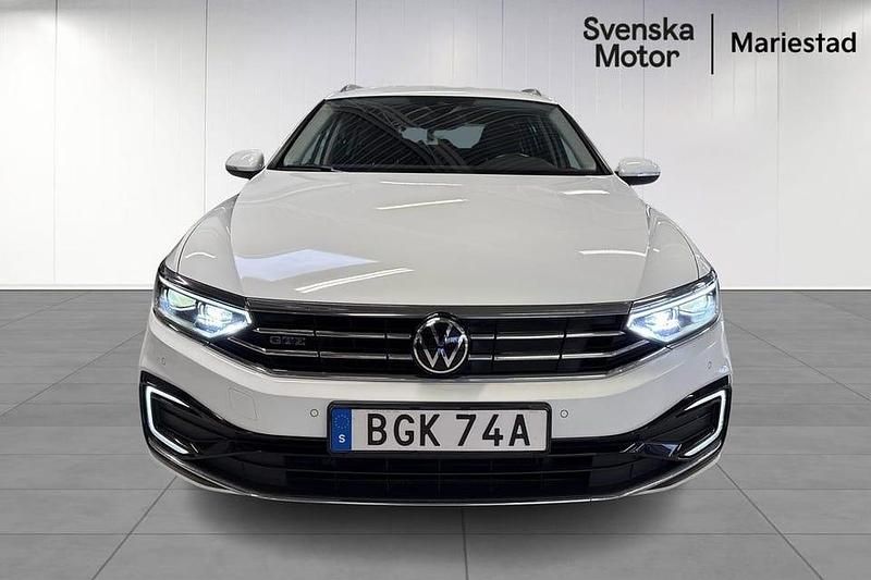 Begagnad VW Passat GTE 220 HK (161 kW) 2020 Vit Kombi