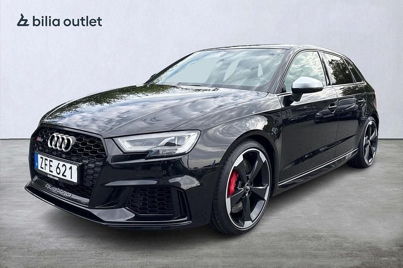 Svart Begagnad 2018 Audi RS3 Sportback Comfort Halvkombi | 529 900 kr (Bra pris) - Bild 1/4