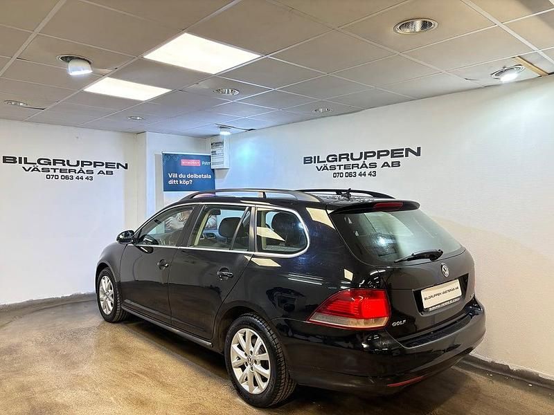 Begagnad VW Golf VI 102 HK (75 kW) 2010 Svart Halvkombi