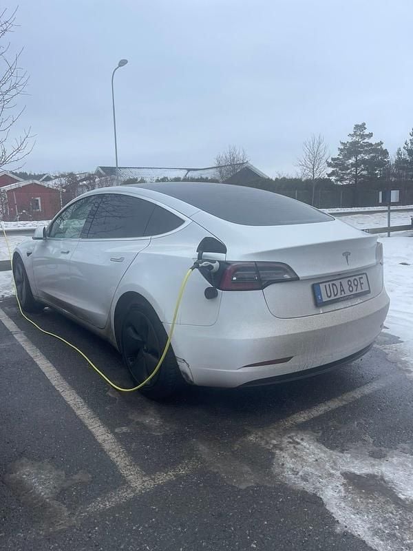 Begagnad Tesla Model 3 Long Range AWD 323 kW (440 HK) 2020 Sedan
