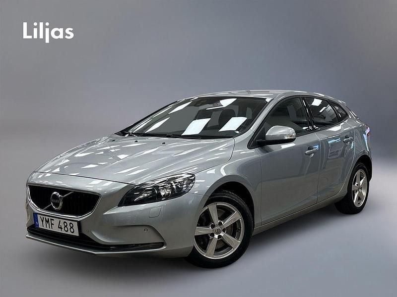 Begagnad Volvo V40 Business Edition 151 HK (111 kW) 2017 Silver Kombi