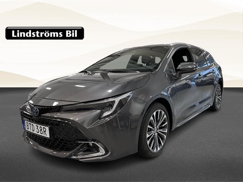 Grå Begagnad 2025 Toyota Corolla Kombi | 359 000 kr - Bild 1/3