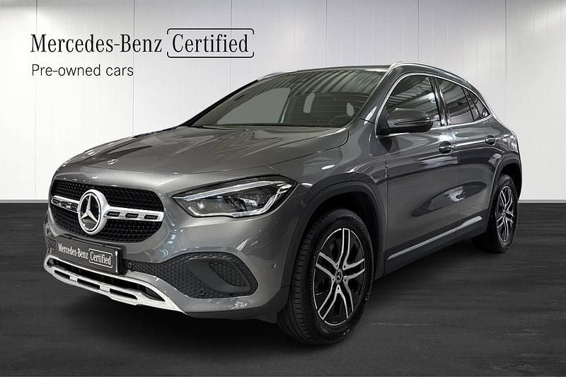 Svart Begagnad 2023 Mercedes GLA250 SUV | 429 900 kr (Marknadspris) - Bild 1/4