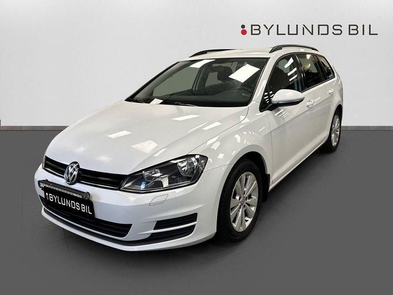Vit Begagnad 2015 VW Golf VII Kombi | 89 000 kr (Marknadspris) - Bild 1/4
