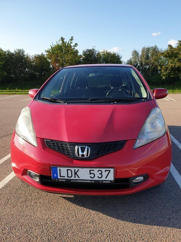 Röd Begagnad 2011 Honda Jazz Halvkombi | 49 900 kr (Bra pris) - Bild 1/4