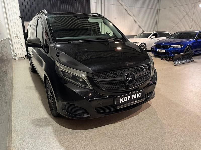 Begagnad Mercedes V220 163 HK (119 kW) 2016 Svart Minibuss