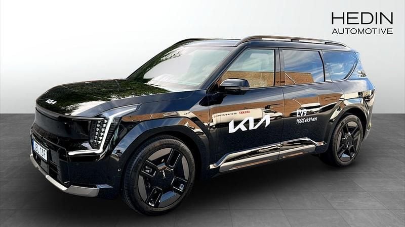 Svart (black) Begagnad 2025 Kia EV9 GT-Line SUV | 799 900 kr (Marknadspris) - Bild 1/4