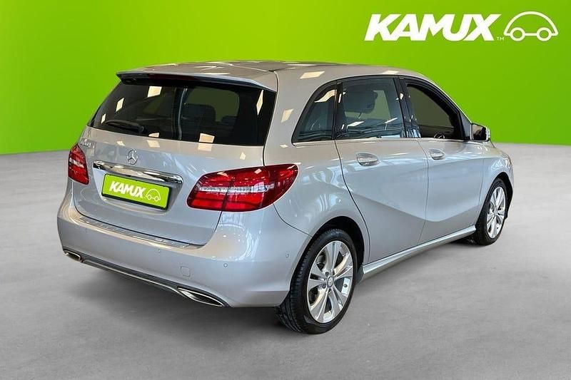Begagnad Mercedes B180 Urban 122 HK (89 kW) 2015 Silver Minibuss