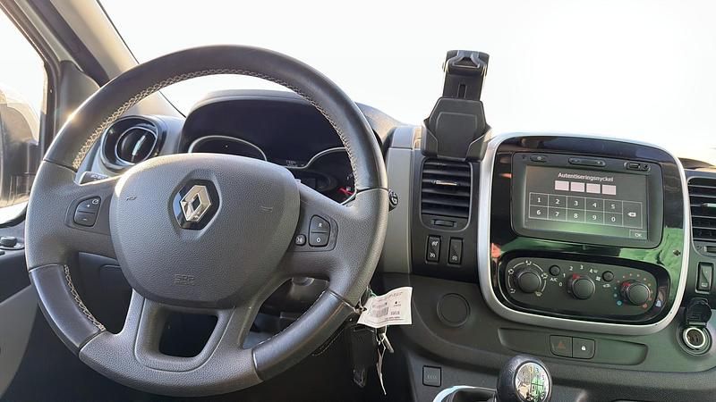 Begagnad Renault Trafic 125 HK (91 kW) 2018 Vit Minibuss