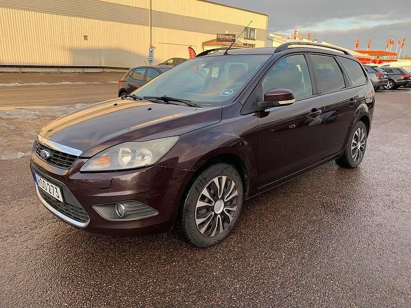 Röd Begagnad 2008 Ford Focus Titanium Kombi | 27 900 kr (Marknadspris) - Bild 1/4