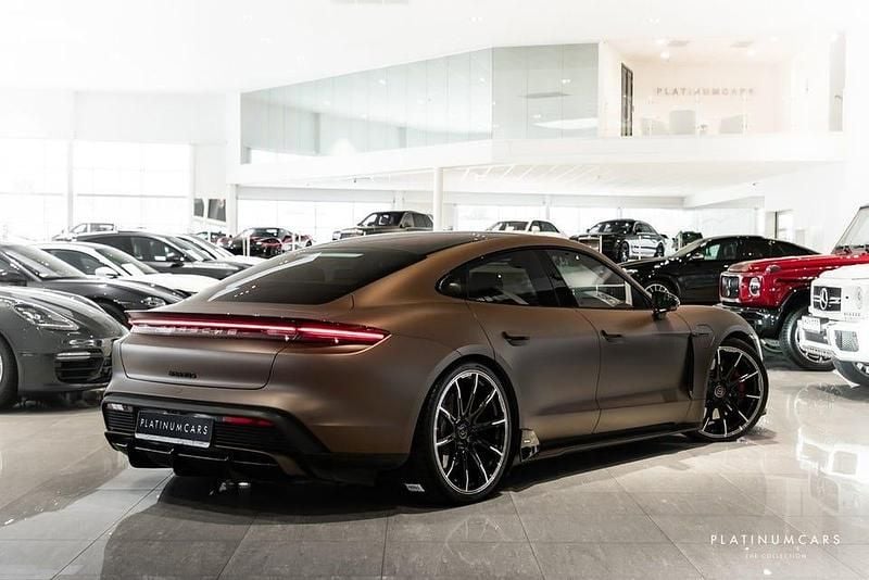 Begagnad Porsche Taycan 4S 360 kW (490 HK) 2021 Brun Sedan