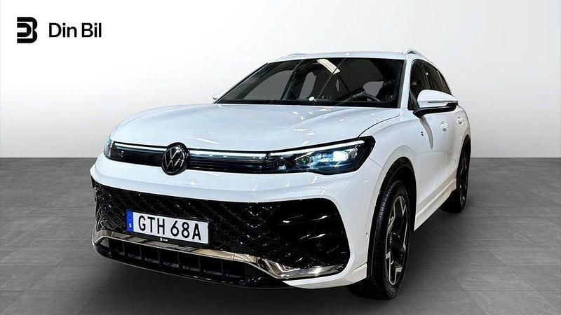 Vit Begagnad 2025 VW Tiguan R-line SUV | 429 500 kr (Bra pris) - Bild 1/4