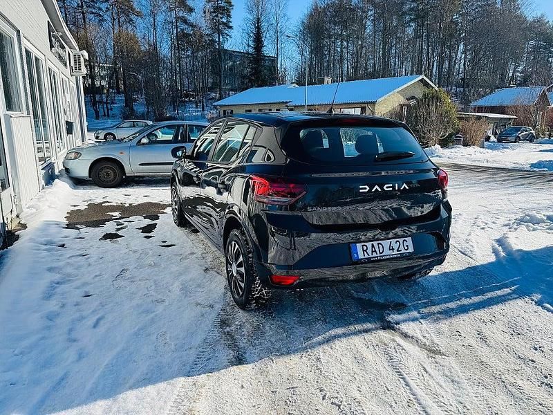 Begagnad Dacia Sandero 91 HK (66 kW) 2022 Svart Halvkombi