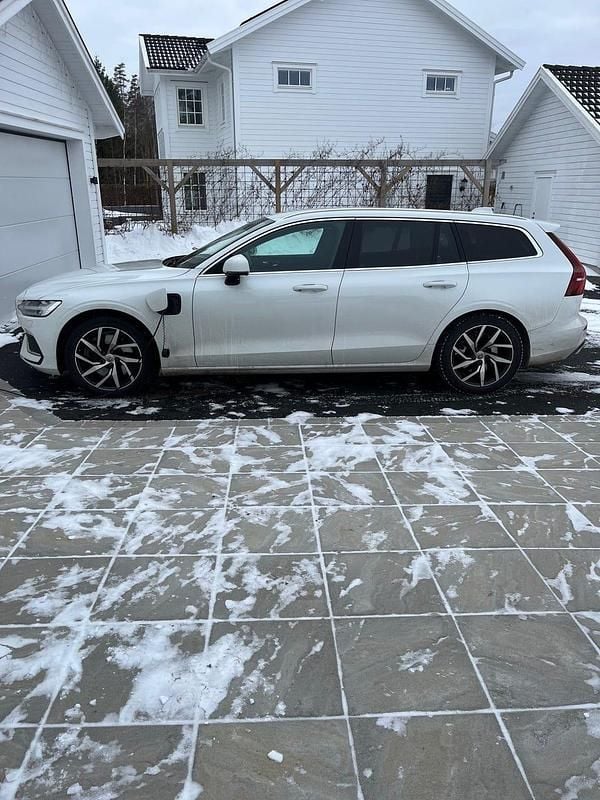 Begagnad Volvo V60 340 HK (250 kW) 2021 Kombi