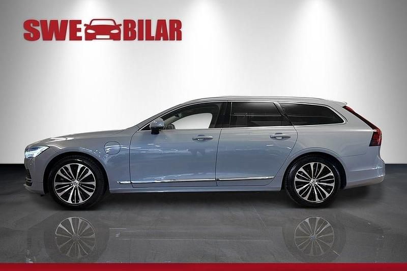 Begagnad Volvo V90 Core 350 HK (257 kW) 2024 Grå Kombi