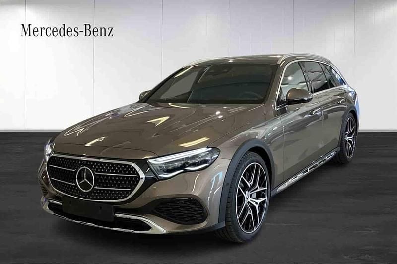 Brun Ny 2025 Mercedes E300 | 882 900 kr - Bild 1/1