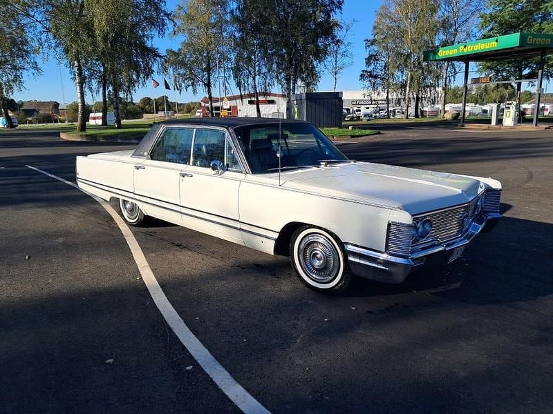 Begagnad 1968 Chrysler Imperial Le Baron Sedan | 150 000 kr - Bild 1/4