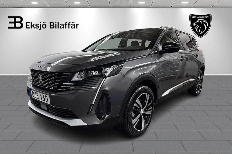 Grå metallic Begagnad 2024 Peugeot 5008 GT SUV | 289 500 kr (Bra pris) - Bild 1/4