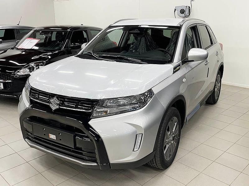 Grå Ny 2026 Suzuki Vitara | 339 900 kr (Marknadspris) - Bild 1/2