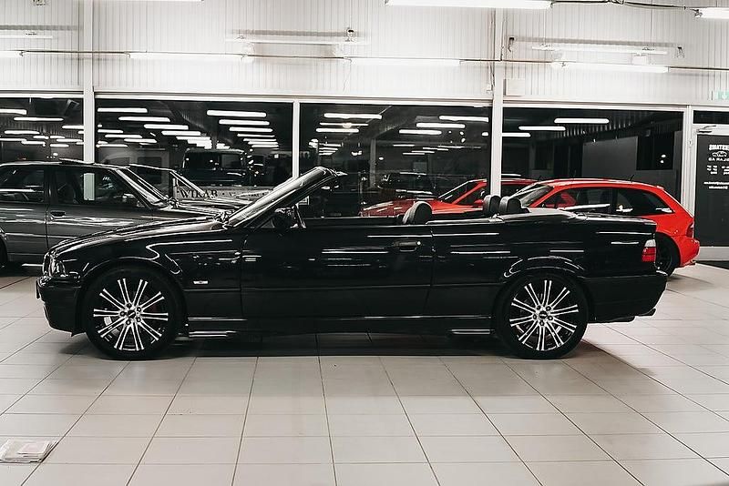 Begagnad BMW 328 193 HK (141 kW) 1999 Svart Cab