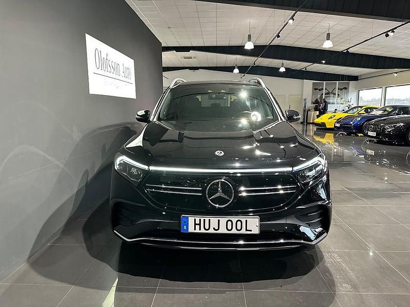 Begagnad Mercedes EQB300 Premium 167 kW (228 HK) 2023 Svart SUV
