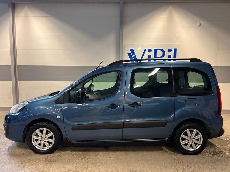 Begagnad Citroën Berlingo 120 HK (88 kW) 2016 Blå Minibuss