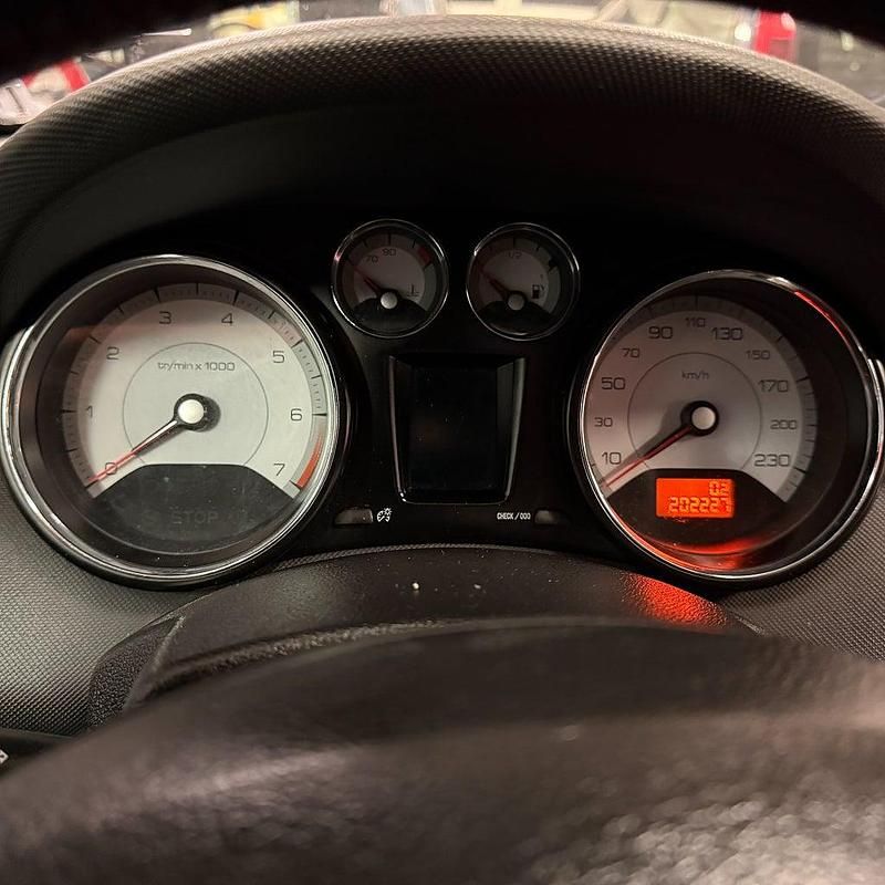 Begagnad Peugeot 308 SW 150 HK (110 kW) 2008 Grå Kombi