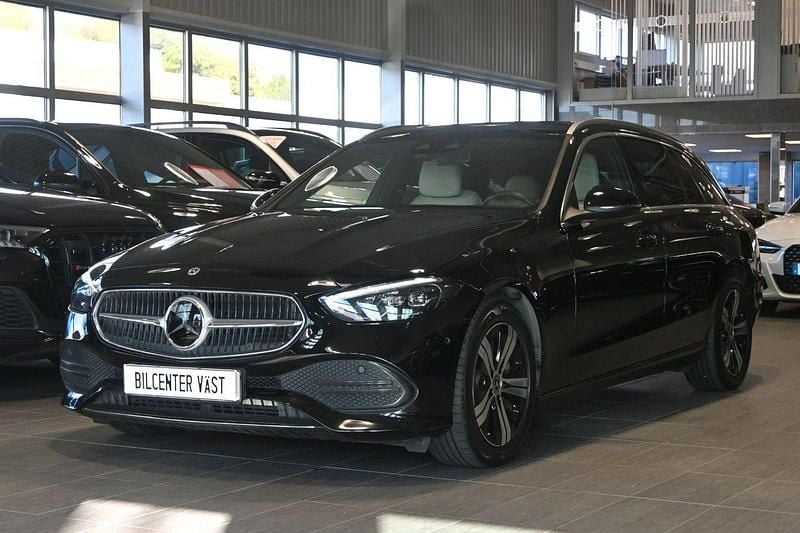 Svart Begagnad 2022 Mercedes C220 Avantgarde Kombi | 389 000 kr (Marknadspris) - Bild 1/4