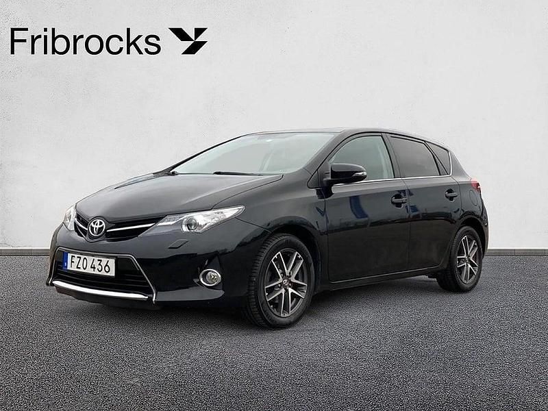Svart Begagnad 2015 Toyota Auris Edition Halvkombi | 149 900 kr (Marknadspris) - Bild 1/4