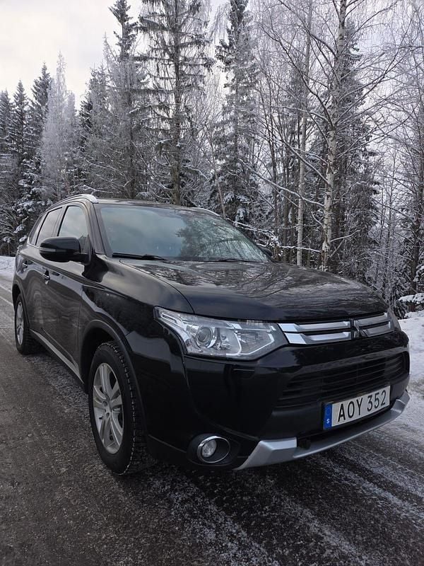 Begagnad Mitsubishi Outlander 150 HK (110 kW) 2015 SUV