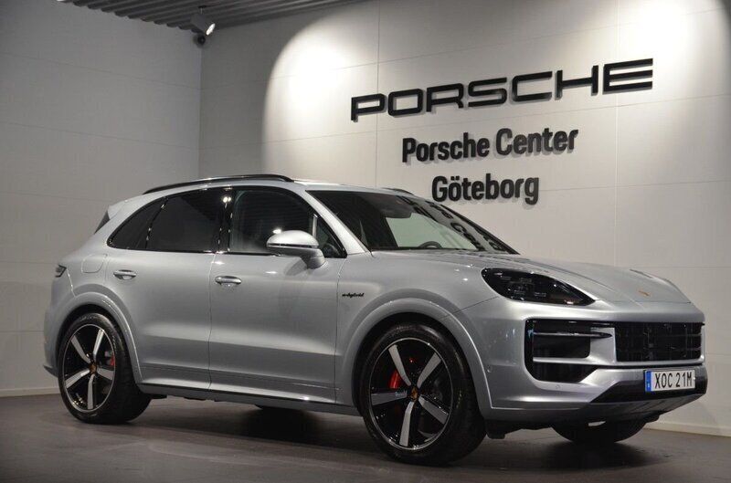 Silver Ny 2025 Porsche Cayenne S E-Hybrid SUV | 1 732 500 kr - Bild 1/4