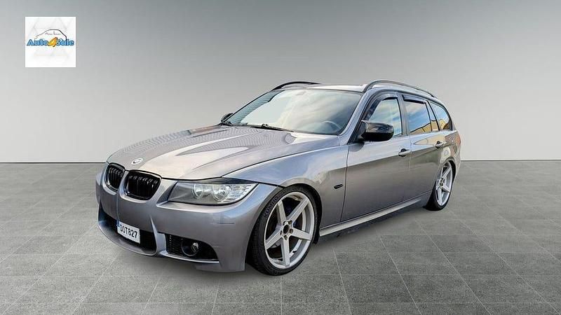 Mörkgrå (grå) Begagnad 2010 BMW 320 Kombi | 84 900 kr (Dyr) - Bild 1/4