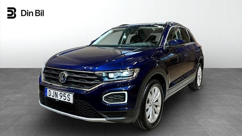 Blå Begagnad 2018 VW T-Roc SUV | 219 900 kr (Lite dyr) - Bild 1/4