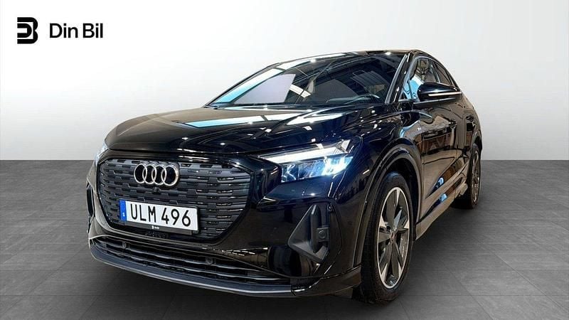 Svart Begagnad 2022 Audi Q4 Sportback e-tron S-Line SUV | 409 900 kr (Superpris) - Bild 1/4