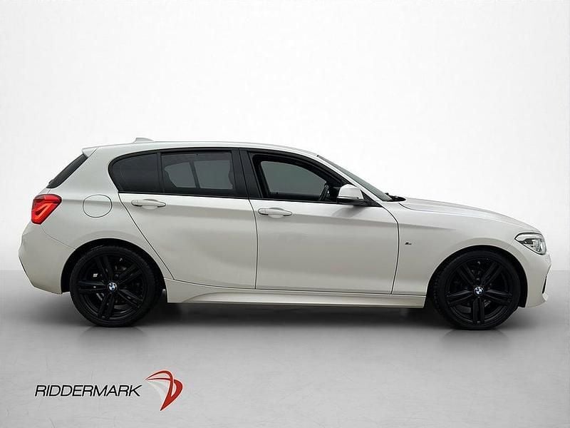 Begagnad BMW 118 Shadowline 136 HK (100 kW) 2017 Vit Halvkombi