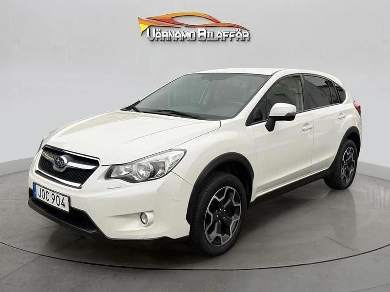 Vit Begagnad 2015 Subaru XV SUV | 99 900 kr (Marknadspris) - Bild 1/4