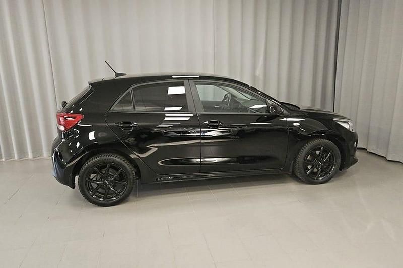 Begagnad Kia Rio Advance 121 HK (88 kW) 2020 Svart